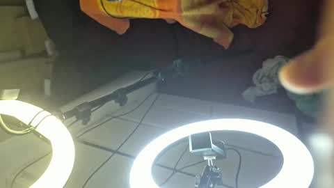 A  A online show from 02-11-25, 04:24
