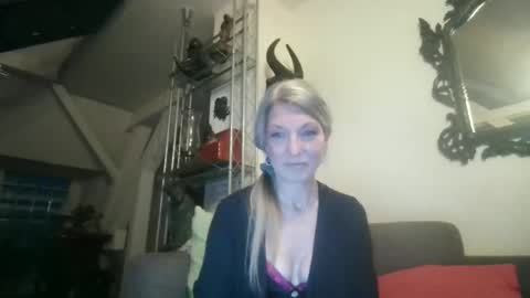 Snapshot of germansweety1 chatting on 10-18-25, 05:03 germansweety online show from 10-18-25, 05:03