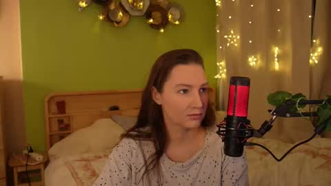 Anna online show from 10-21-25, 02:29