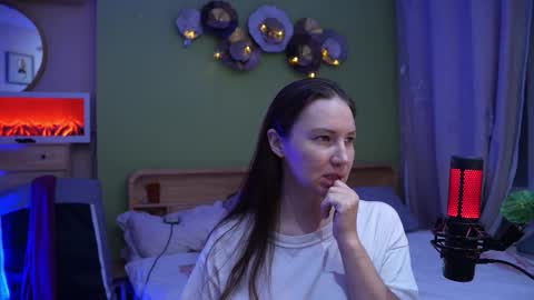 Anna online show from 10-23-25, 02:16