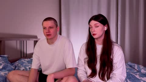 Snapshot of gethigh_ chatting on 12-19-24, 08:02 Liz and Mark online show from 12-19-24, 08:02