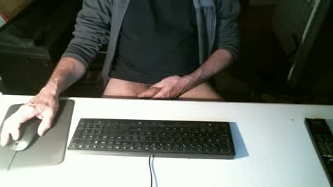 Snapshot of getz62 chatting on 01-03-25, 03:33 getz62 online show from 01-03-25, 03:33