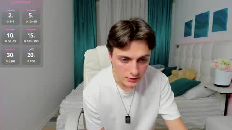 Alex online show from 10-24-25, 06:37