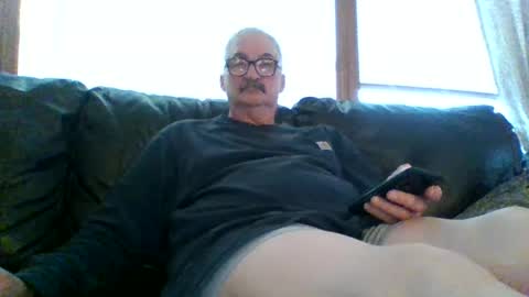 Snapshot of ghost2534 chatting on 12-16-24, 01:00 ghost2534 online show from 12-16-24, 01:00