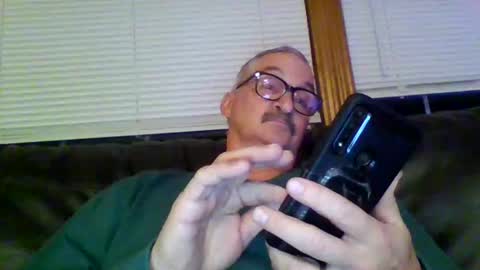 Snapshot of ghost2534 chatting on 12-31-24, 12:32 ghost2534 online show from 12-31-24, 12:32