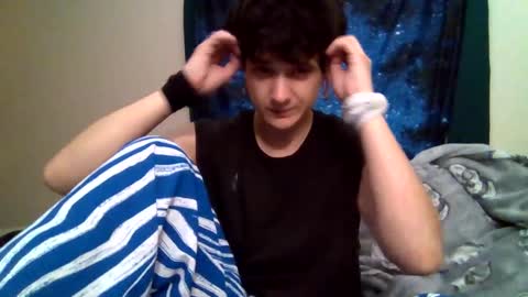 SrirachaSwitchblade  online show from 11-19-25, 10:43