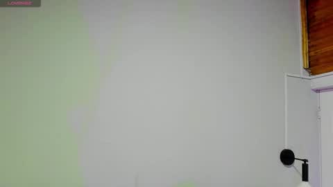 Snapshot of ghosty_doll chatting on 10-17-25, 08:33 Allison online show from 10-17-25, 08:33