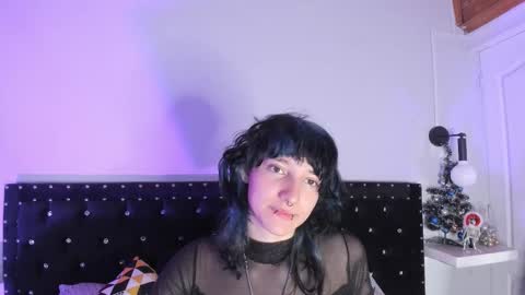 Snapshot of ghosty_doll chatting on 12-18-25, 08:15 Allison online show from 12-18-25, 08:15