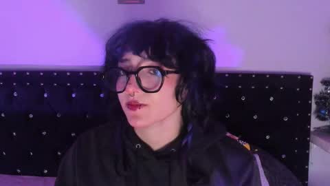 Snapshot of ghosty_doll chatting on 01-05-26, 08:01 Allison online show from 01-05-26, 08:01