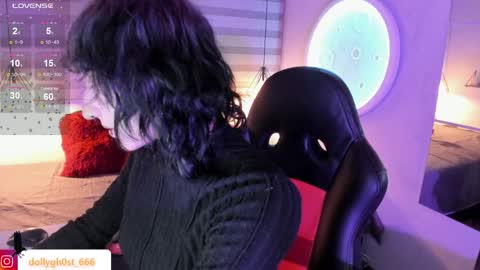 Snapshot of ghosty_doll chatting on 04-08-26, 08:42 Allison online show from 04-08-26, 08:42