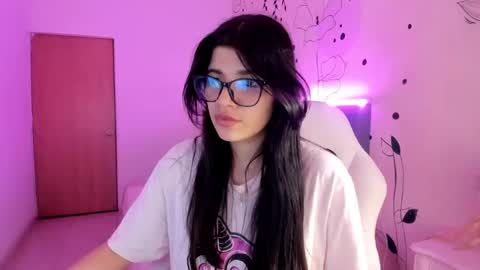 Gia online show from 11-11-25, 11:43