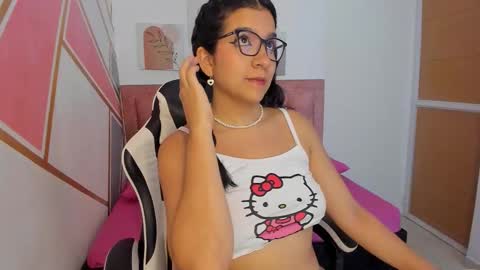 Snapshot of gia_cutee chatting on 10-07-25, 03:14 Gia online show from 10-07-25, 03:14