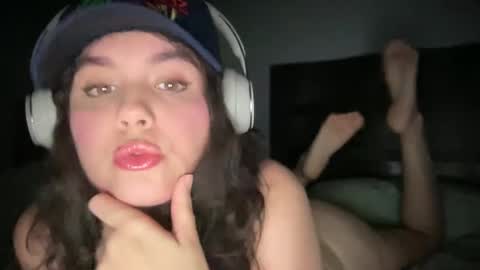 Snapshot of gia_is_horny chatting on 12-04-24, 04:54 The Queen of Squirt online show from 12-04-24, 04:54