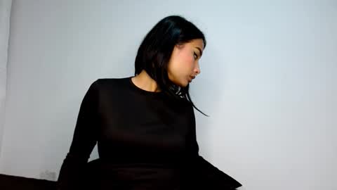 Gia Lee online show from 10-11-25, 03:06