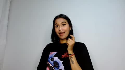 Gia Lee online show from 10-15-25, 02:22