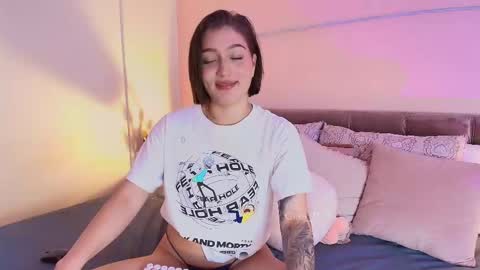 Snapshot of giaa_ross chatting on 03-05-25, 02:56 Gia online show from 03-05-25, 02:56