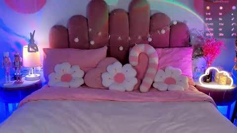 Gia online show from 01-18-26, 01:26