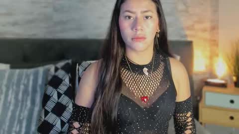 Snapshot of gianna_luna chatting on 02-20-26, 12:05 Gianna online show from 02-20-26, 12:05