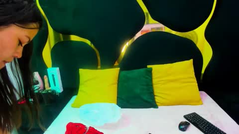 GiannaJohnson online show from 12-04-25, 02:43