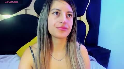 GiaRoussel online show from 11-02-25, 04:42