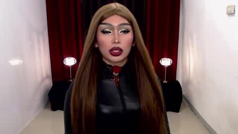 Gia X online show from 12-17-24, 12:34