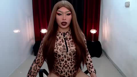 Gia X online show from 12-23-24, 06:22