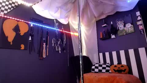 Snapshot of gigglemethis22 chatting on 11-14-25, 03:00 Giggles online show from 11-14-25, 03:00