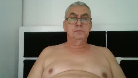 gigi1970 online show from 10-30-25, 11:33