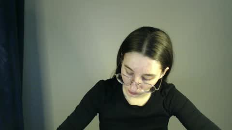 Snapshot of gigi_nix chatting on 12-19-24, 02:13 Gigi online show from 12-19-24, 02:13