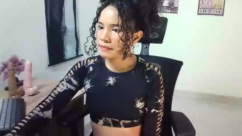 Snapshot of gigi_scott_ chatting on 12-18-25, 03:12 GIGI STCOTT online show from 12-18-25, 03:12