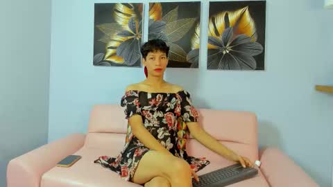 Snapshot of gigy___ chatting on 10-17-25, 12:41 gigy___ online show from 10-17-25, 12:41