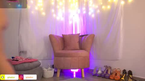 GiiaDior online show from 10-27-25, 11:58