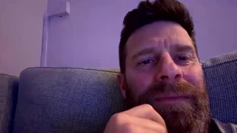 Gilbert online show from 02-09-25, 10:43