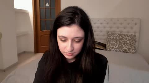 Kate online show from 03-04-25, 01:06
