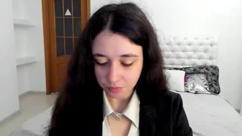 Kate online show from 10-10-25, 07:40