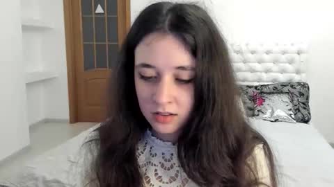 Kate online show from 10-19-25, 09:43