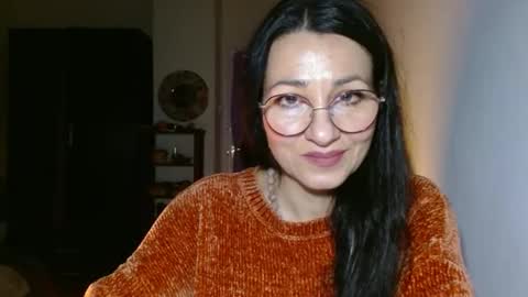 GinaONeon online show from 01-04-25, 11:27