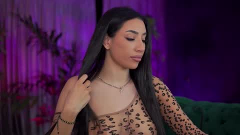 Snapshot of ginavalentinna chatting on 11-14-25, 08:18 Gina online show from 11-14-25, 08:18