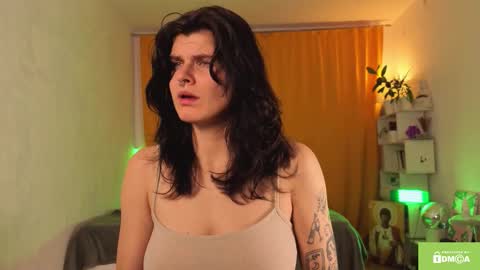 Snapshot of ginavontease chatting on 11-09-25, 06:17 Gina online show from 11-09-25, 06:17