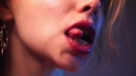        im expecting 350 thumbs up on my altar   online show from 01-06-25, 01:09