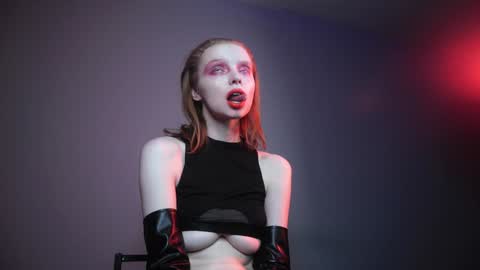        im expecting 350 thumbs up on my altar   online show from 01-11-25, 01:16