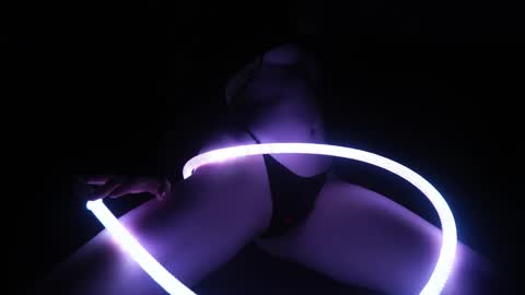        im expecting 350 thumbs up on my altar   online show from 02-08-25, 04:25