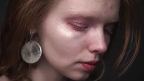        im expecting 350 thumbs up on my altar   online show from 02-23-25, 10:09