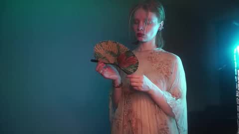        im expecting 350 thumbs up on my altar   online show from 09-19-25, 10:10