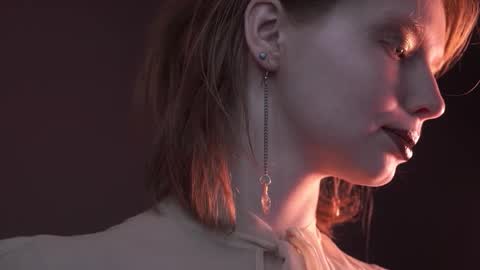        im expecting 350 thumbs up on my altar   online show from 10-27-25, 10:14