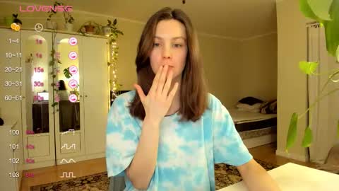 Snapshot of gingerbread__house chatting on 03-12-26, 06:47 Vasilisa online show from 03-12-26, 06:47