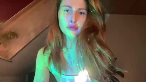 Gingerlady online show from 10-31-25, 10:16