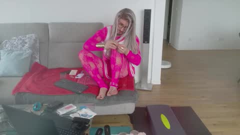 Snapshot of gingerpink1911 chatting on 01-08-26, 10:50 GingerPink online show from 01-08-26, 10:50