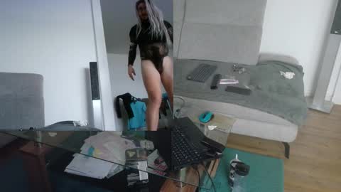 Snapshot of gingerpink1911 chatting on 01-12-26, 07:57 GingerPink online show from 01-12-26, 07:57