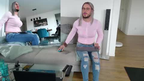 Snapshot of gingerpink1911 chatting on 03-26-26, 10:21 GingerPink online show from 03-26-26, 10:21